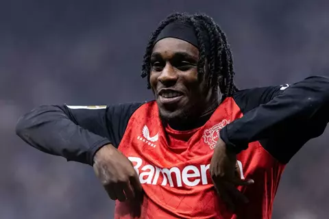  قادمًا من ليفركوزن.. تقارير ألمانية تكشف اتفاق ليفربول مع "بديل أرنولد"